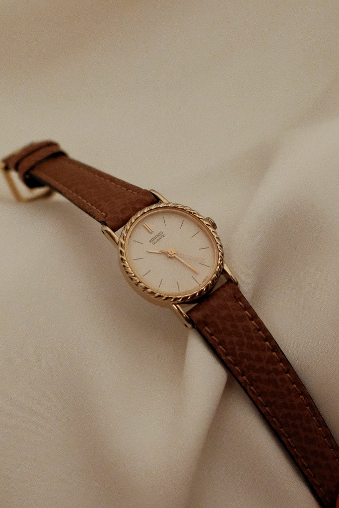 Vintage Seiko Ladies Leather Gold Watch with Braided Bezel
