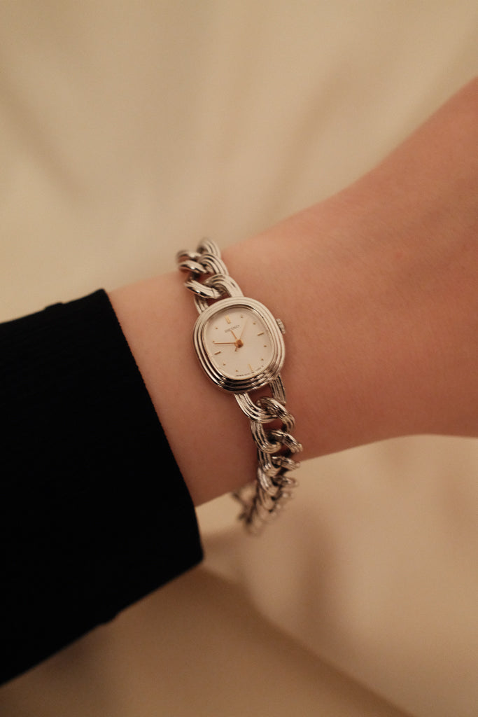 Vintage Seiko Ladies Silver Chain Design Watch