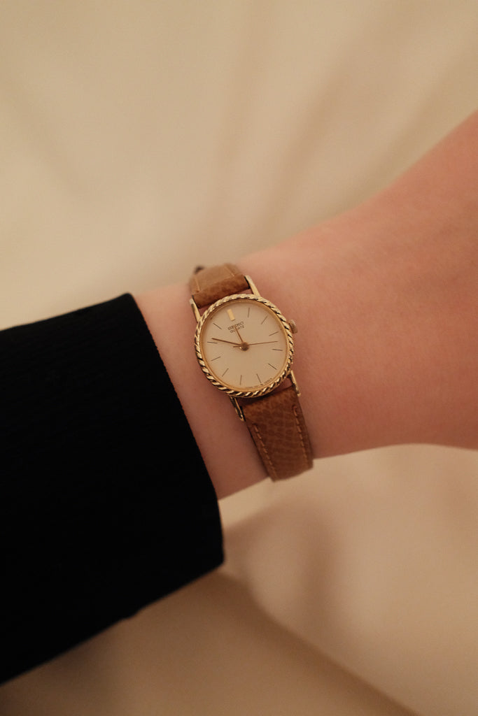 Vintage Seiko Ladies Leather Gold Watch with Braided Bezel