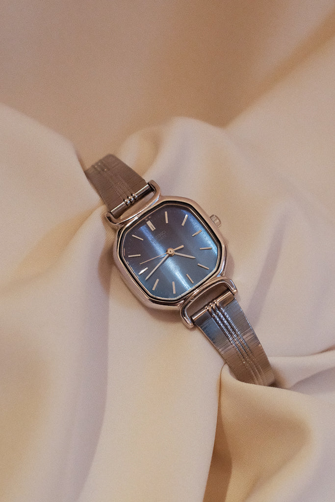Vintage Seiko Ladies Blue Dial Square Silver Bracelet Watch