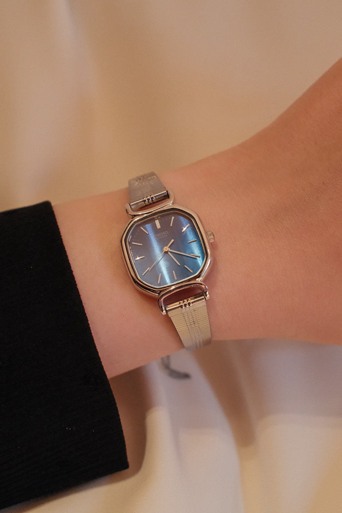 Vintage Seiko Ladies Blue Dial Square Silver Bracelet Watch