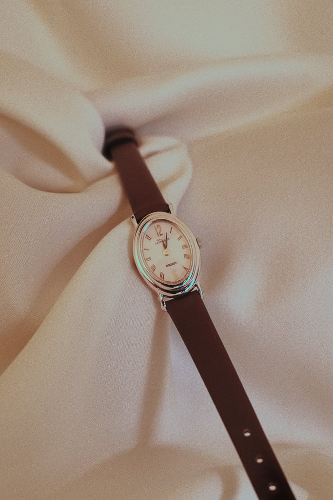 Vintage Ladies Seiko L'espoir Oval White Dial Leather Watch