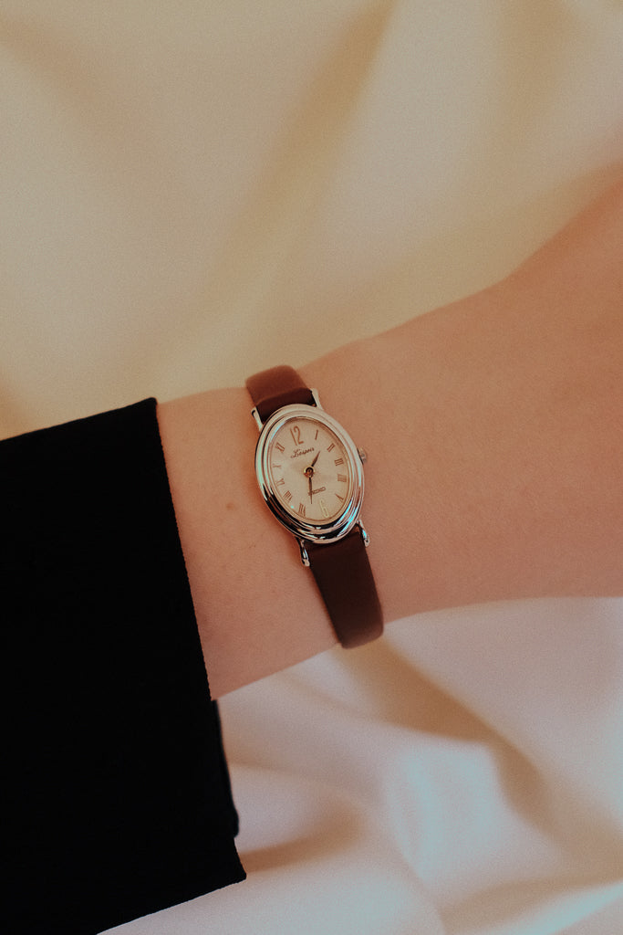 Vintage Ladies Seiko L'espoir Oval White Dial Leather Watch