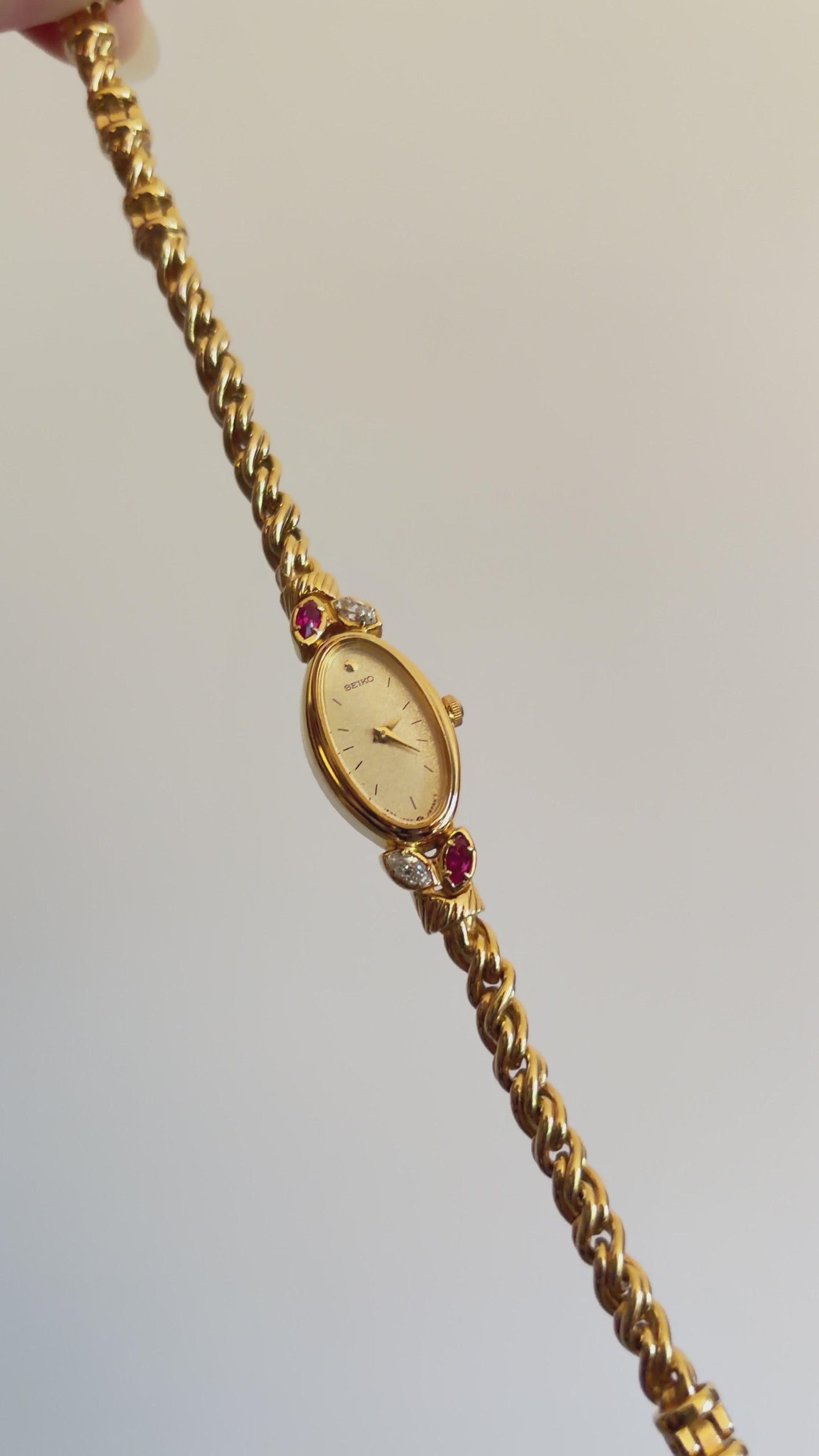 *Rare* Vintage Seiko Ladies Gold Oval Rope Watch with 4-Piece Colour Gemstones
