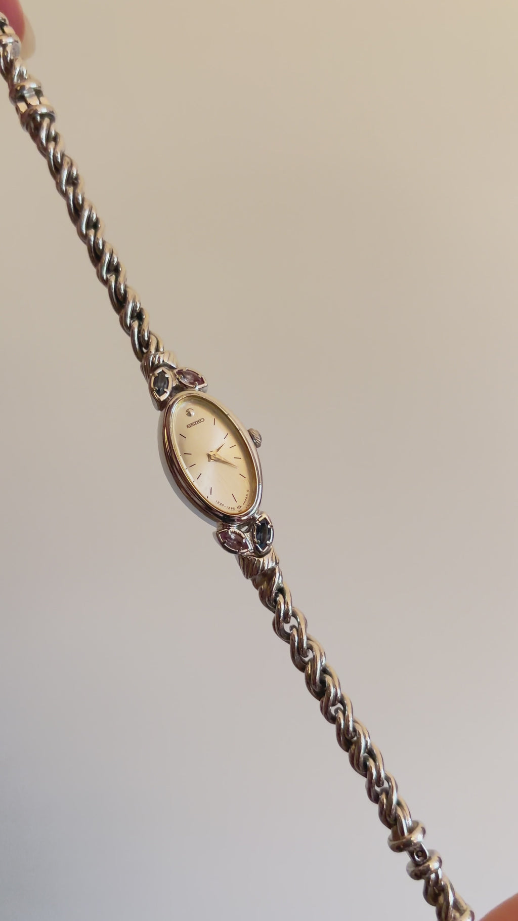 *Rare* Vintage Seiko Ladies Oval Silver Rope Watch with 4-Piece Gemstones
