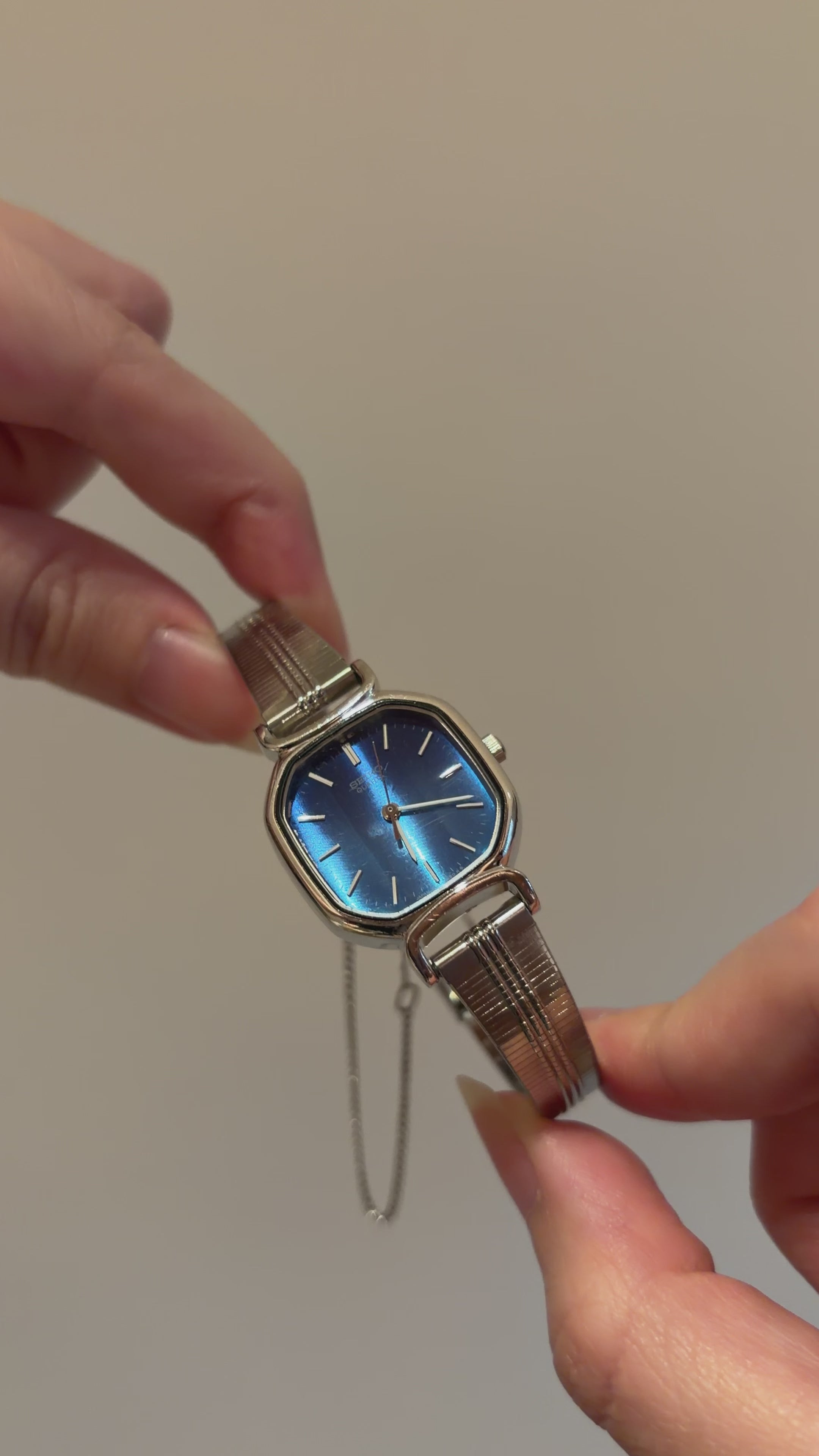 Vintage Seiko Ladies Blue Dial Square Silver Bracelet Watch