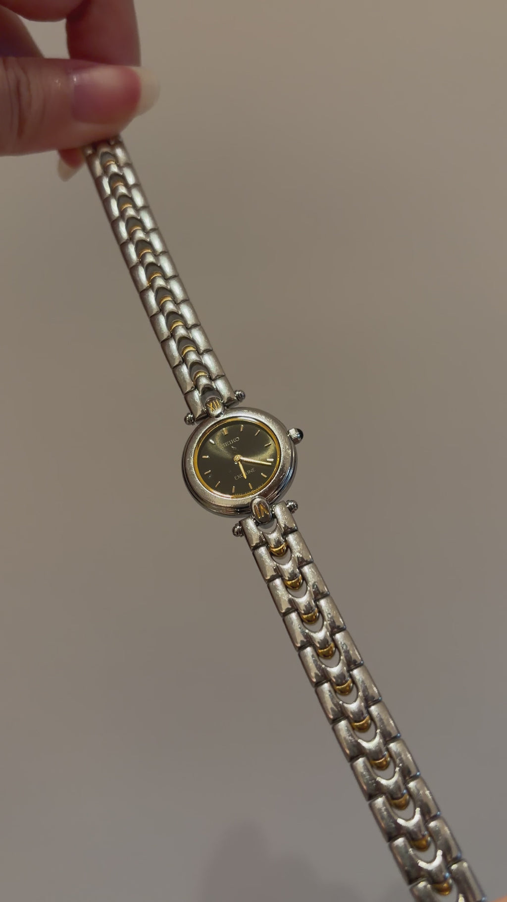 Vintage Seiko Exceline Ladies Two-Tone Watch with Black Dial and Gold Hands