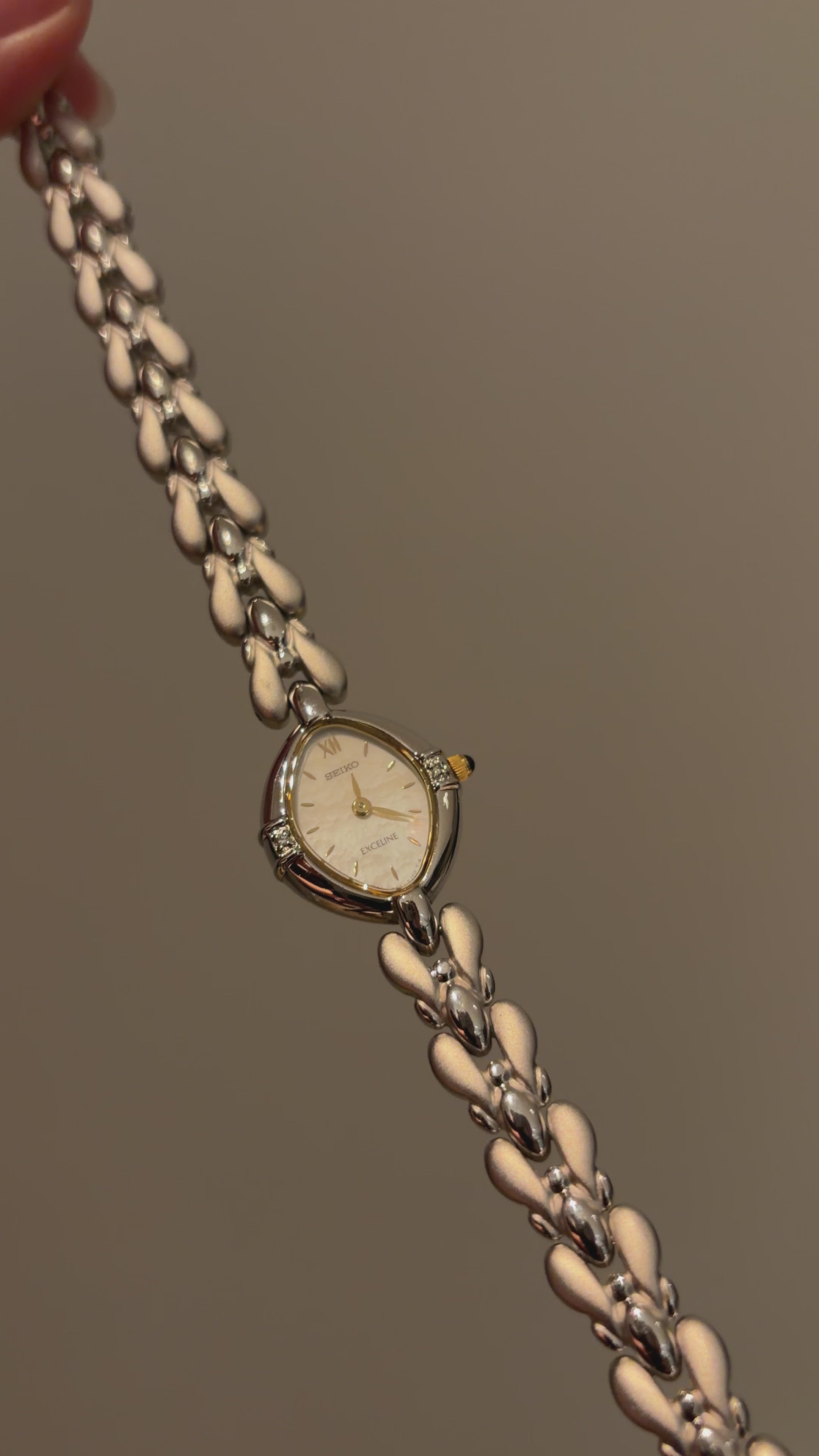 Vintage Seiko Exceline Ladies Silver Watch with white MOP dial